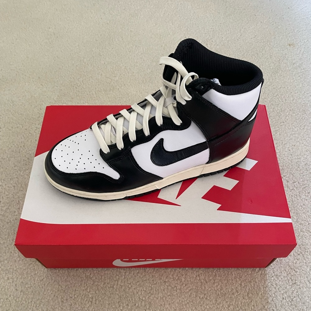 Nike Dunk High Womens ‘Black White’ - Picture 4 of 5